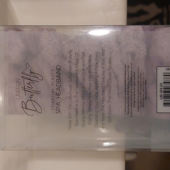 Urban Butterfly Fluffy Essential Beauty Headband NWT NEW in Box Lilac/Purple - Picture 5 of 5
